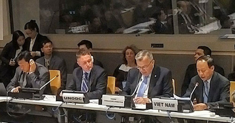 Photo: UNODC Executive Director Yury Fedotov, and Viet Nam Deputy Minister Le Quy Vuong co-chair UNGASS side event on the Mekong MOU. Credit: UNODC.