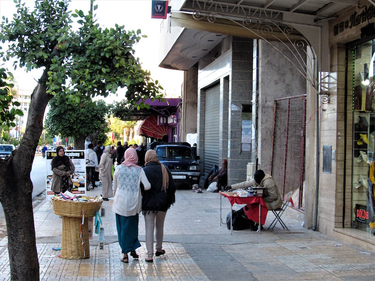 Senegalese street sellers in Fez. Credit: Fabiola Ortiz | IDN-INPS