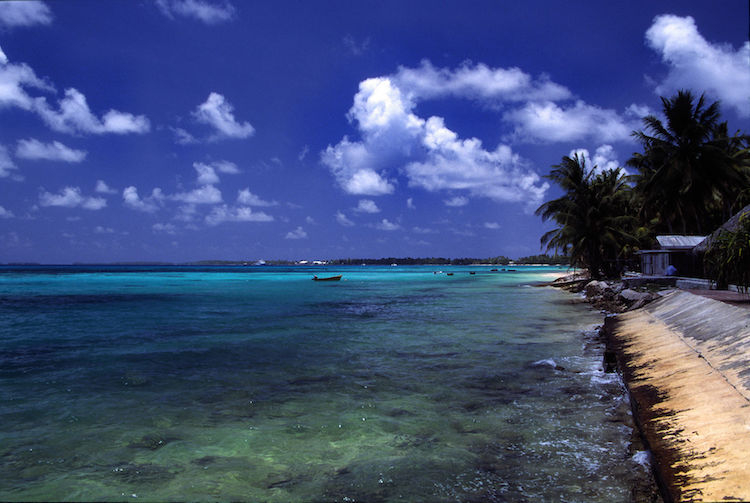 A beach at Funafuti atoll, Tuvalu, on a sunny day. / Wikimedia Commons.
